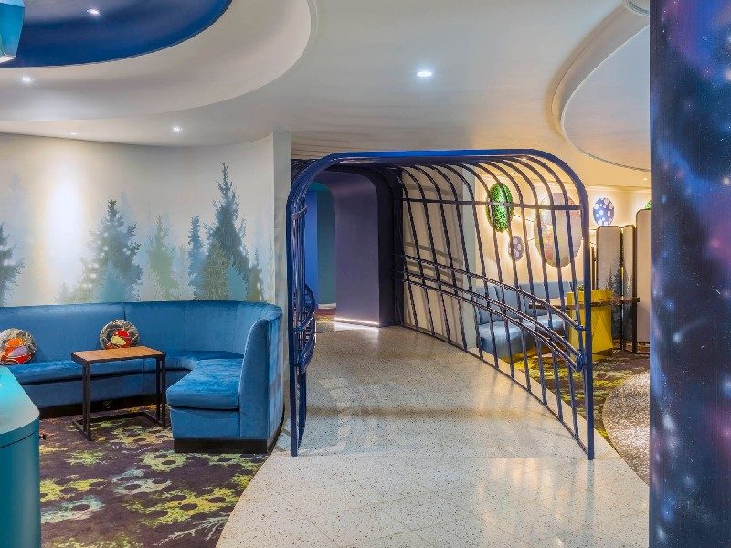 ibis Styles Chelyabinsk фойе