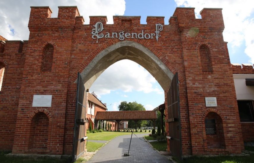 Замковое имение Langendorf (Калининград)