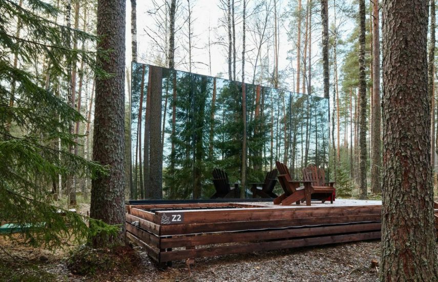 Зеркальные дома в лесу (Ленинградская область)