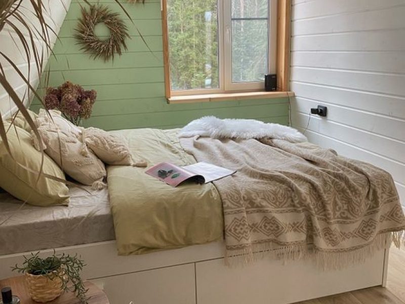 A-frame в лесу спальня