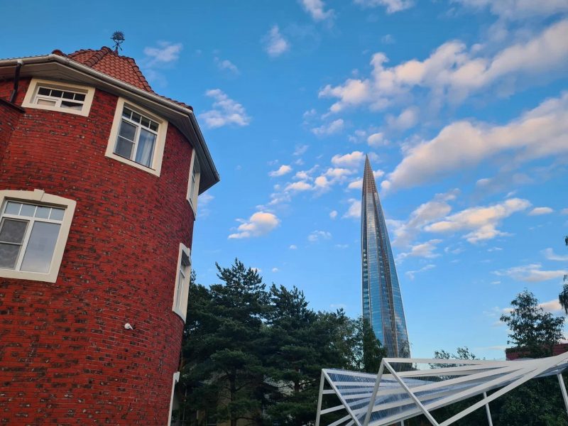 Башни у башни Санкт-Петербург