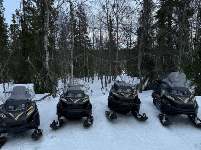Husky Camp снегоходы