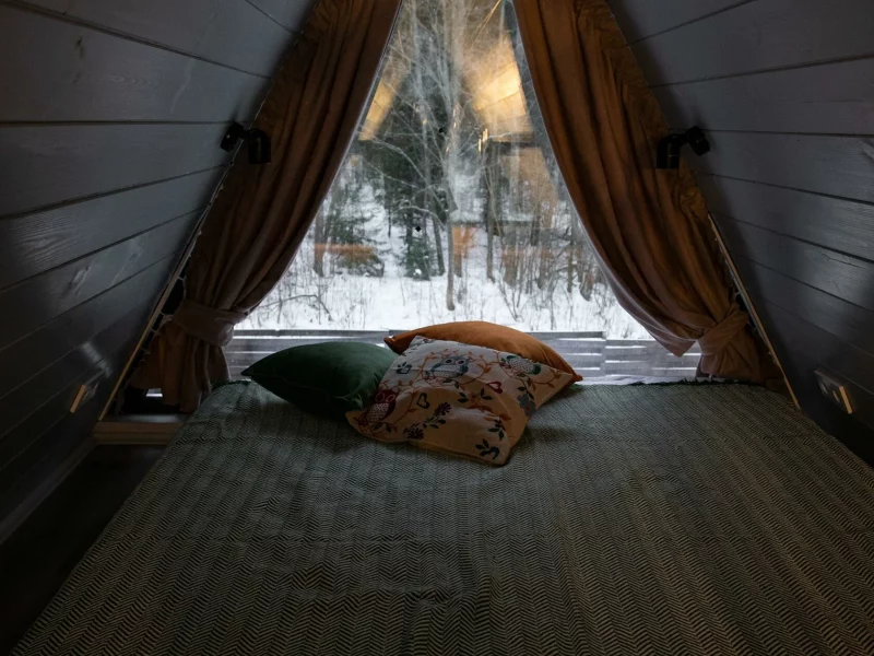 Глэмпинг Веденье спальня
