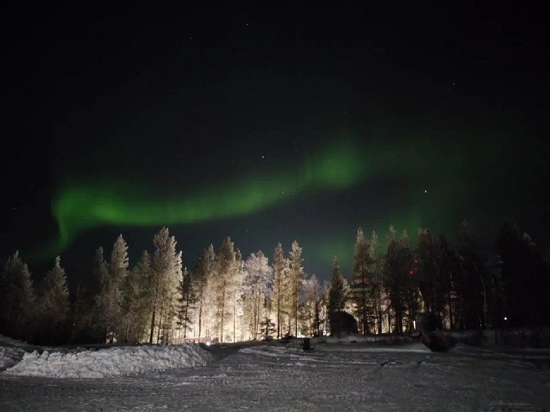 Лапландская деревня северное сияние