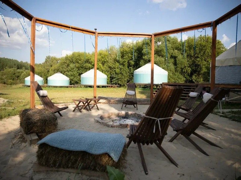 yurt-resort-1